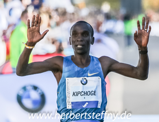 Eliud Kichoge siegt in Berlin