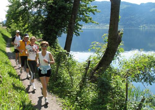 herrliche Laufstrecken entlang des Ossiachersees