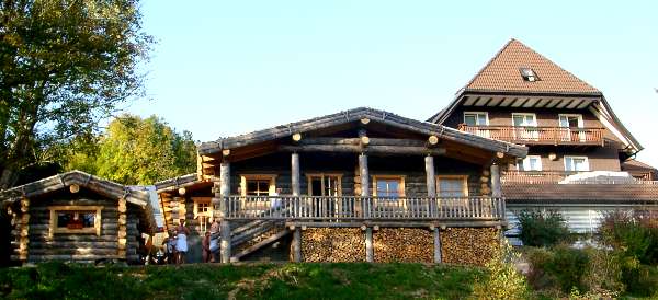 Unser Seminarhotel Sonnenhof in Hinterzarten mit Saunahttendorf